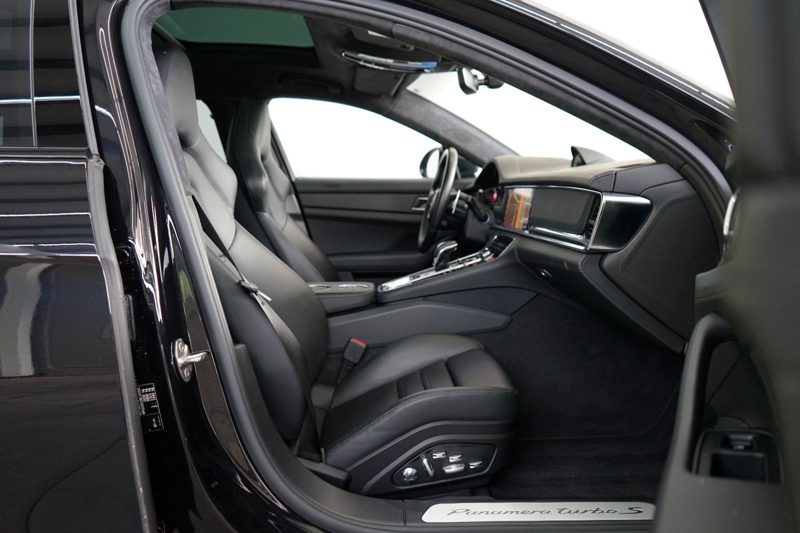 Porsche Panamera Turbo S Sport Turismo/Black/Approved foto 7