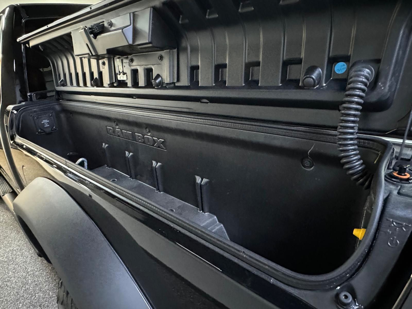 Fahrzeugabbildung Dodge 2500 AEV POWERWAGON OFF ROAD 6.4L-V8 39"-WINDE