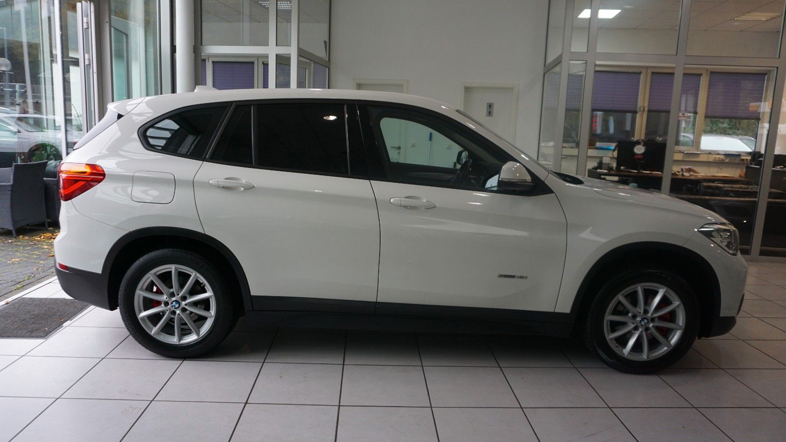 Fahrzeugabbildung BMW X1 sDrive 18 i *NAVIGATION*Elektr.Heckklappe*