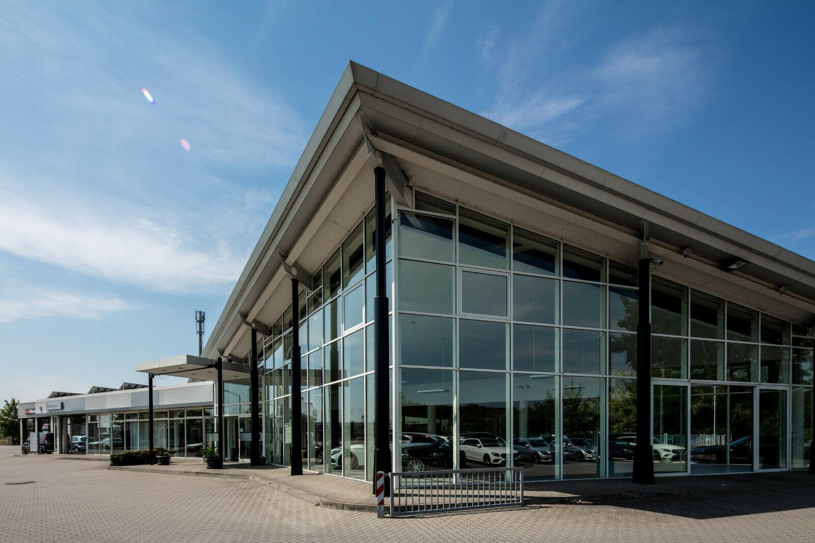 showroom-image-top