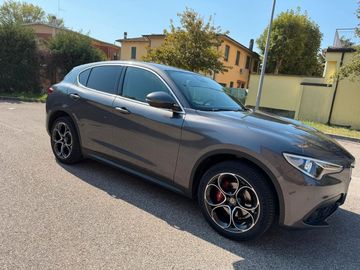 Alfa-Romeo Stelvio - 2