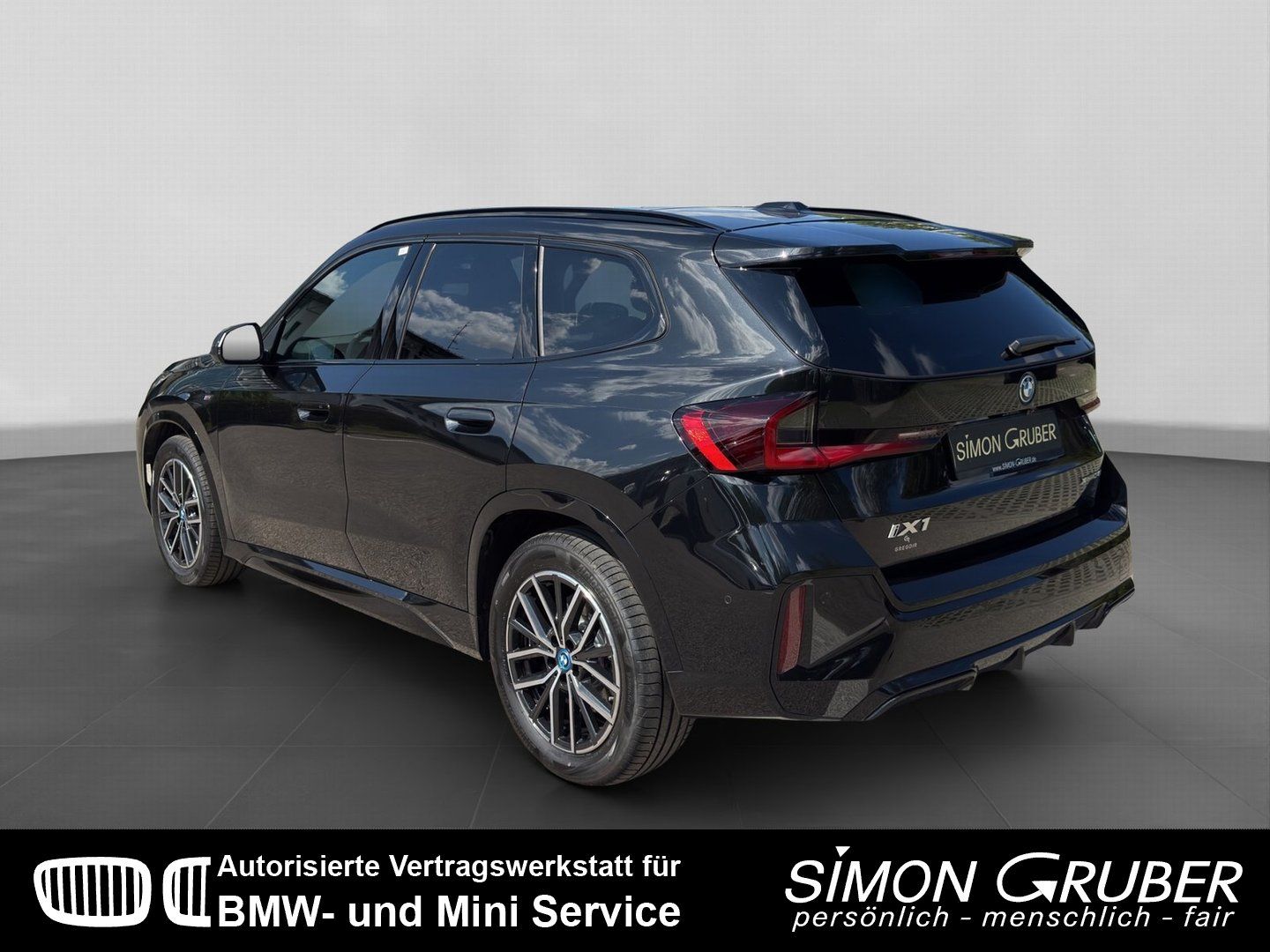 Fahrzeugabbildung BMW iX1 xDrive30 M Sport Pano el.Heckklappe AHK LED