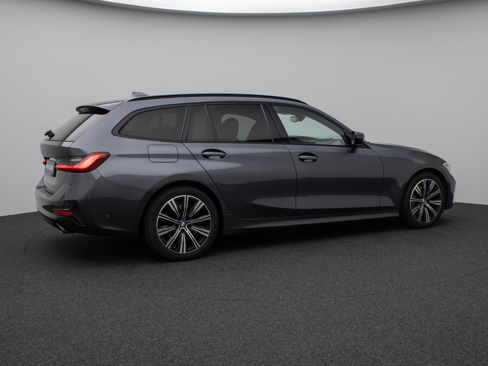 Fahrzeugabbildung BMW 330d xD Sport Line Kamera Lenkrhzg HUD DAB H/K