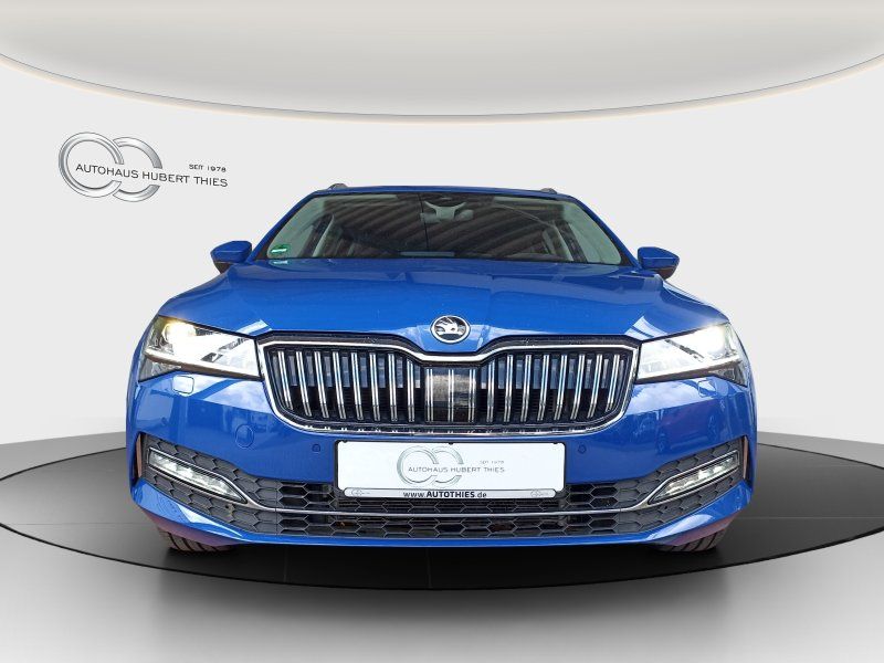 Fahrzeugansicht 3 Fahrzeugabbildung SKODA Superb Combi 2.0 TDI Style ACC+NAVI+WINTER-PAK.