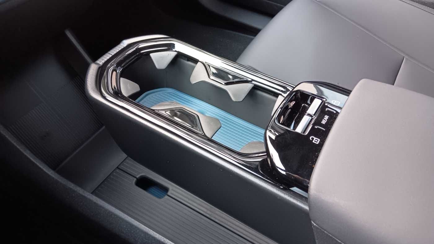 Fahrzeugabbildung Volvo EX30 Single M. Extended Range RWD Plus