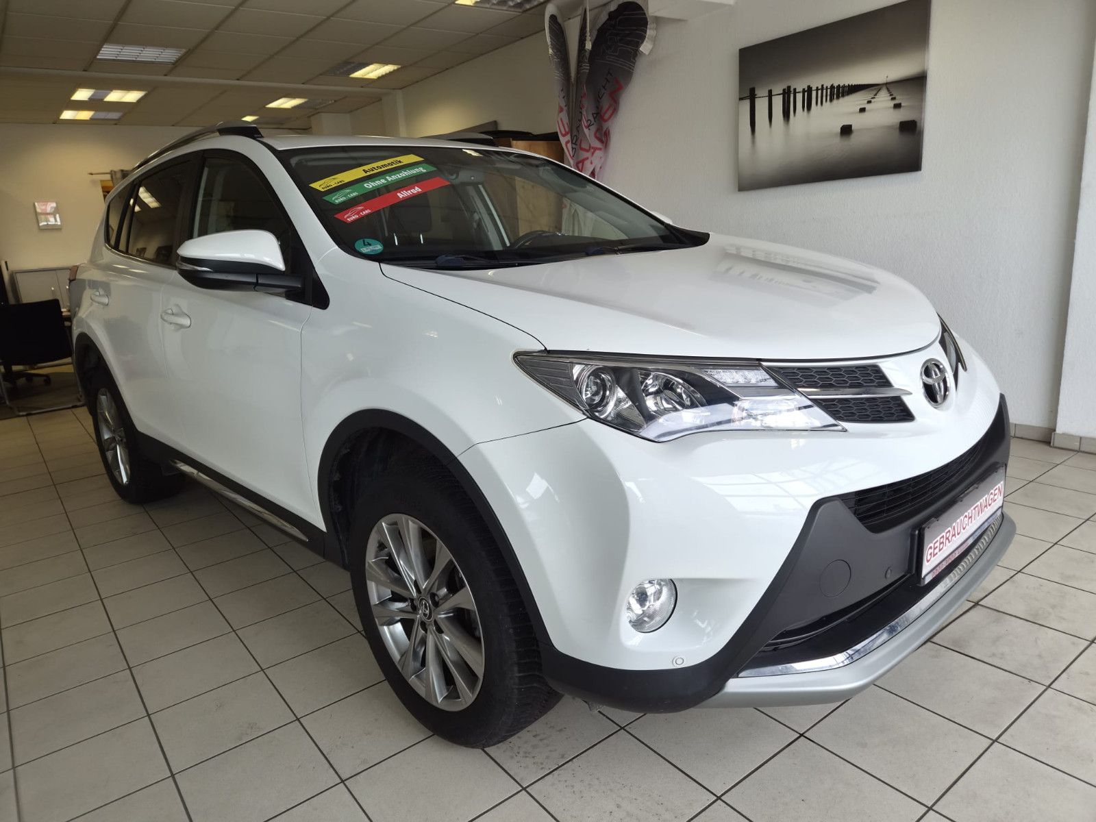 Fahrzeugabbildung Toyota RAV 4 2,0-l-VVT-i Comfort Auto 4x4