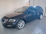 Skoda Octavia 2.0 TDI SCR 150 CV DSG Wagon Execu - Skoda Octavia mit Halbautomatikschaltung