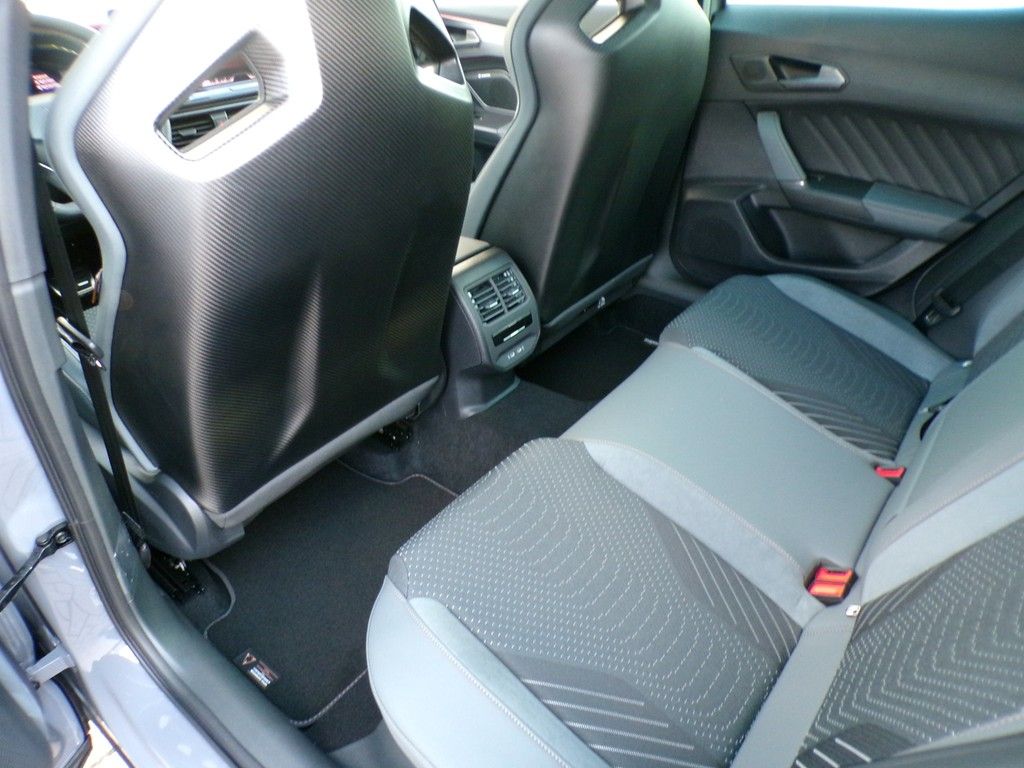 Fahrzeugabbildung CUPRA Formentor VZ 1.5 e-HYBRID DSG Extreme