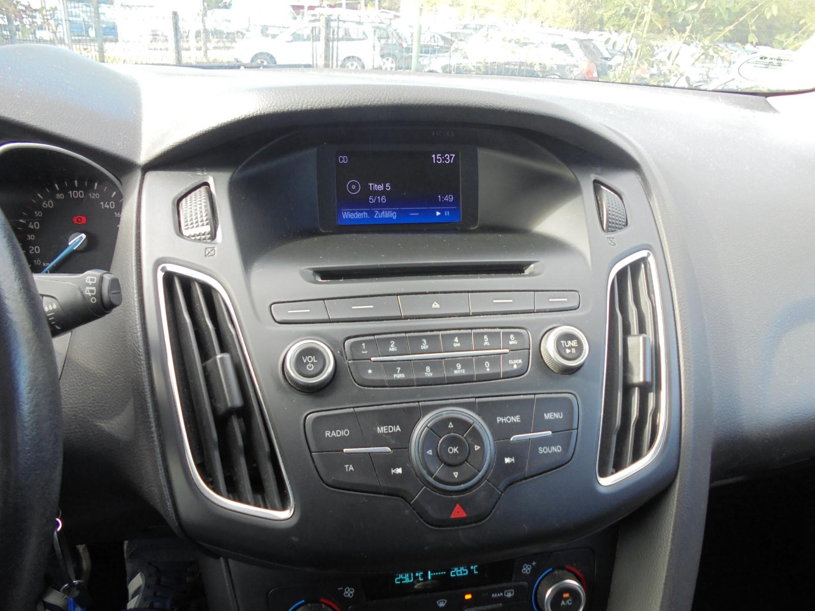 Ford Focus 2015 — photo 14