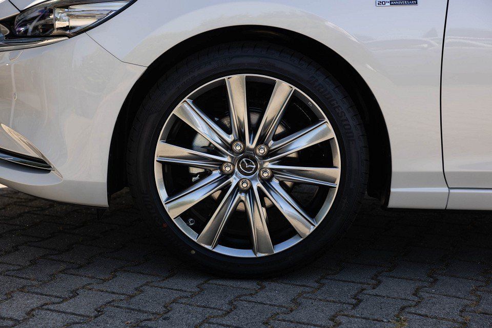 Fahrzeugabbildung Mazda 6 Kombi 2.5i 194PS A/T 20THANNIVERSARY SUNR