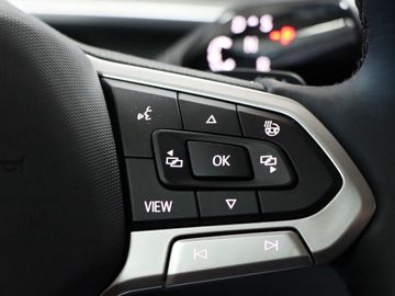 Fahrzeugverkauf 14 Volkswagen Tayron 1.5 eTSI 110 kW Life LED Kamera AHK