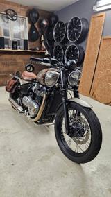 Triumph Bonneville Bobber 