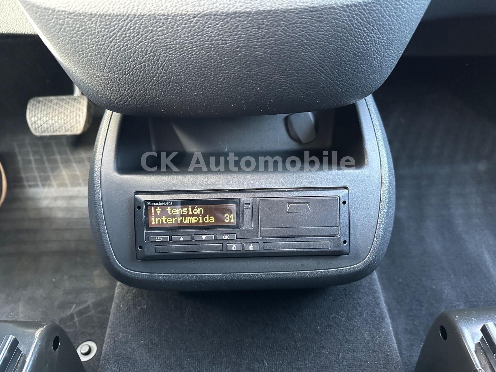 Fahrzeugabbildung Mercedes-Benz Vito Tourer Pro 124 Edition Autom/8Sitze/Kam/AHK