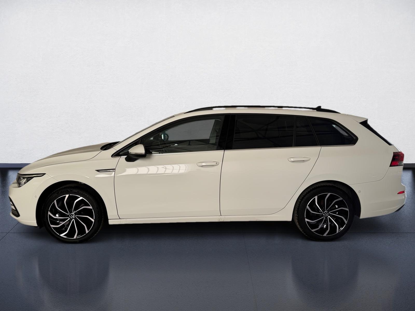 Volkswagen Golf VIII Variant STYLE TDI DSG+ALU 17+TRAVEL AS