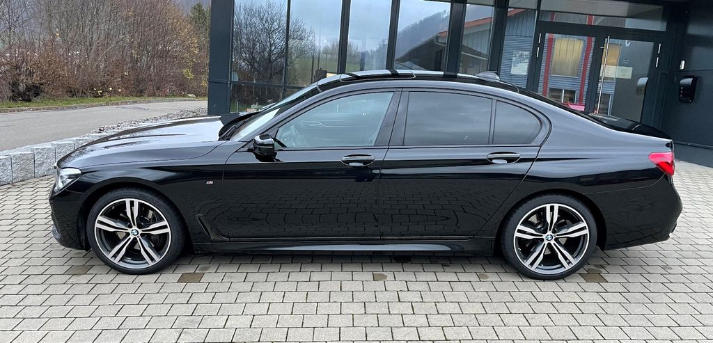 Image of BMW 730