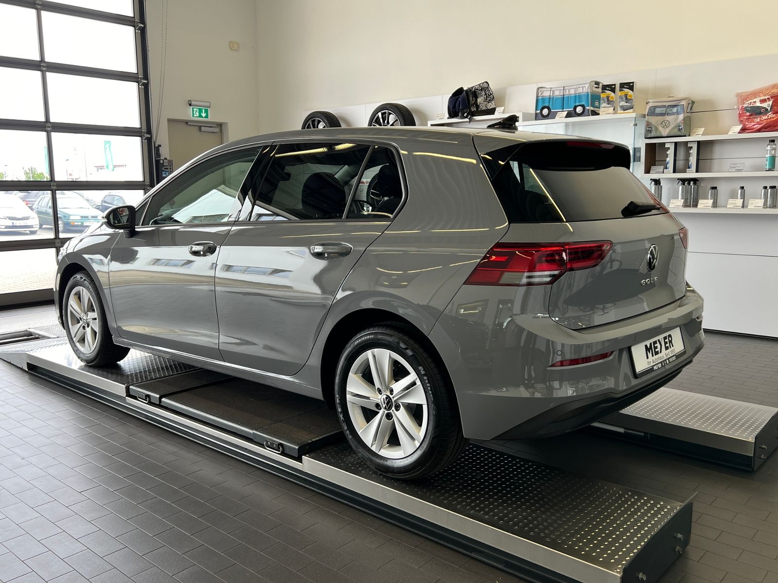 Fahrzeugabbildung Volkswagen Golf VIII Life 1.0 TSI *LED, ACC, Ready2Discover