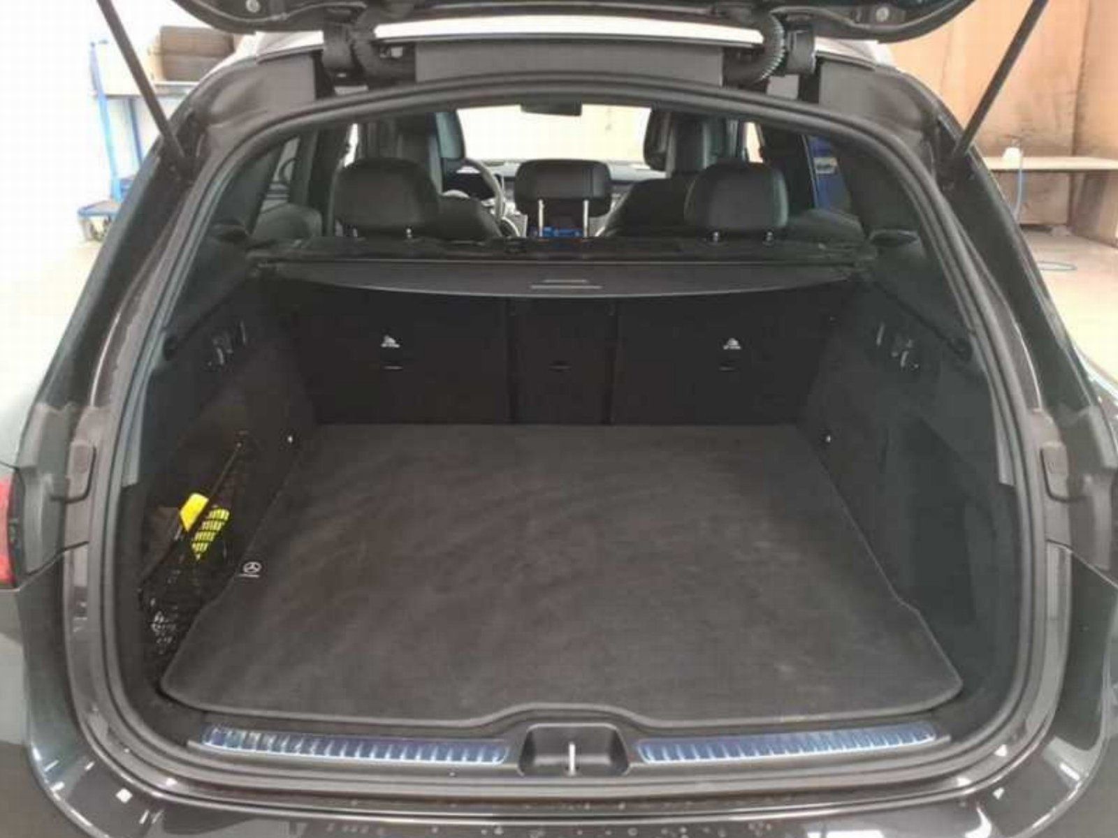 Fahrzeugabbildung Mercedes-Benz GLC450d AMG Prem+ DISTRO Pano AHK Memo HUD KeyGo