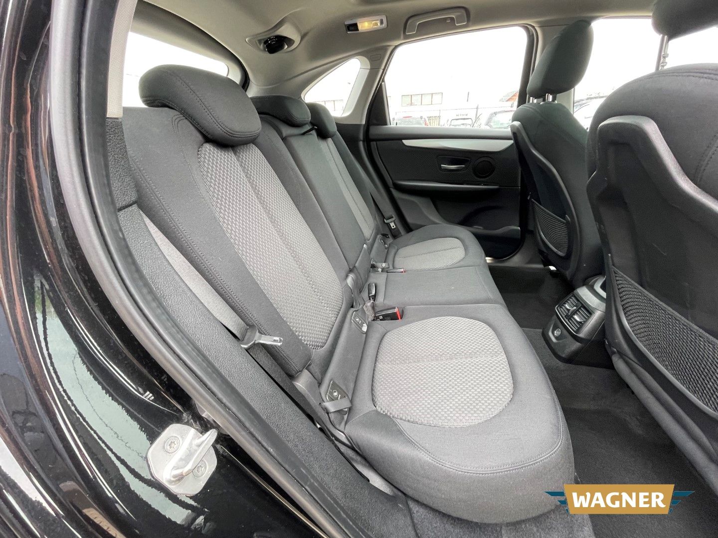 Fahrzeugabbildung BMW 218 Active Tourer d Sitzheizung Klimaautomatik