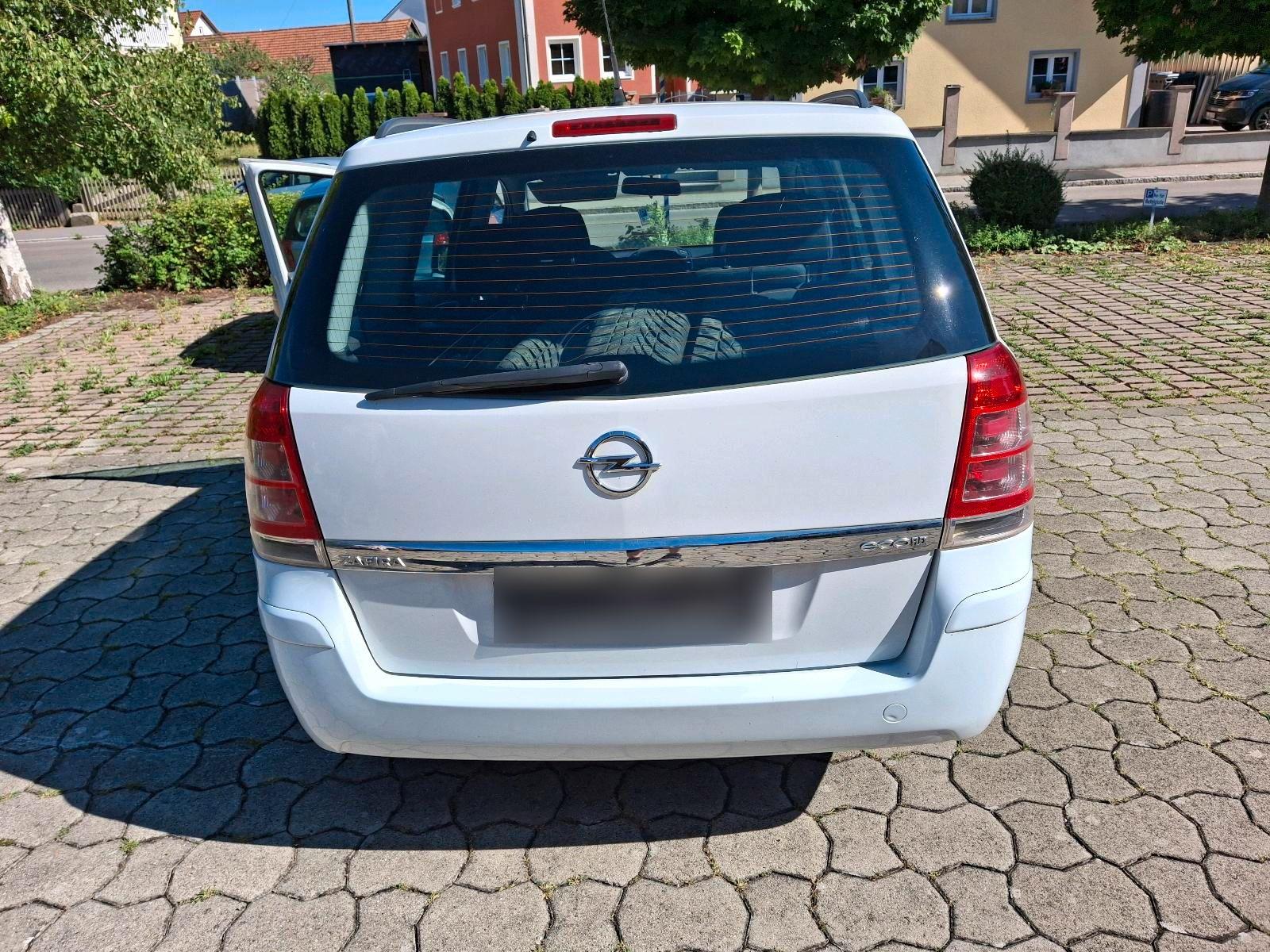 Opel Zafira 2013 — engine 125 HP (92kW)