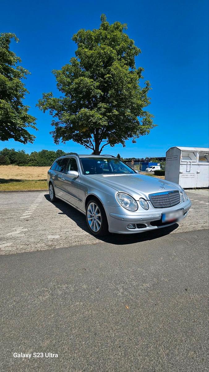 Mercedes-Benz 220 2005 — вигляд ззаду