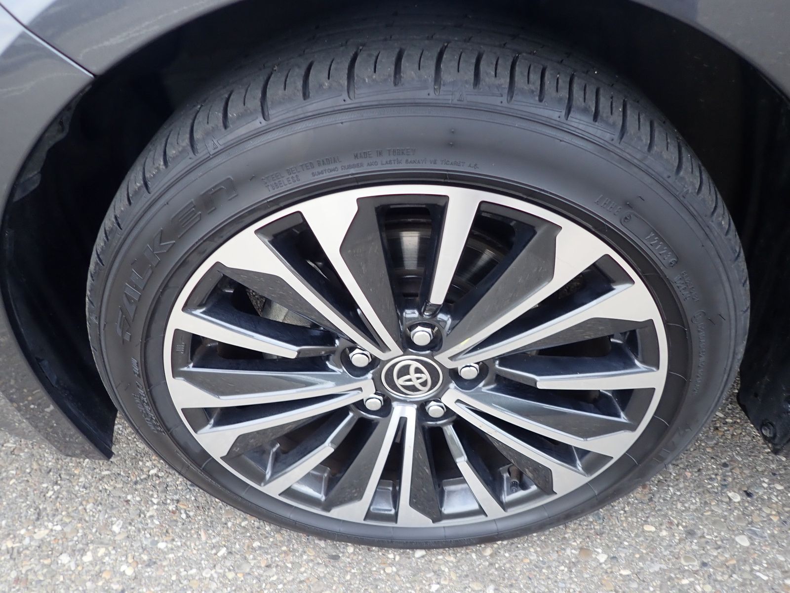 Fahrzeugabbildung Toyota Corolla Hybrid Team D