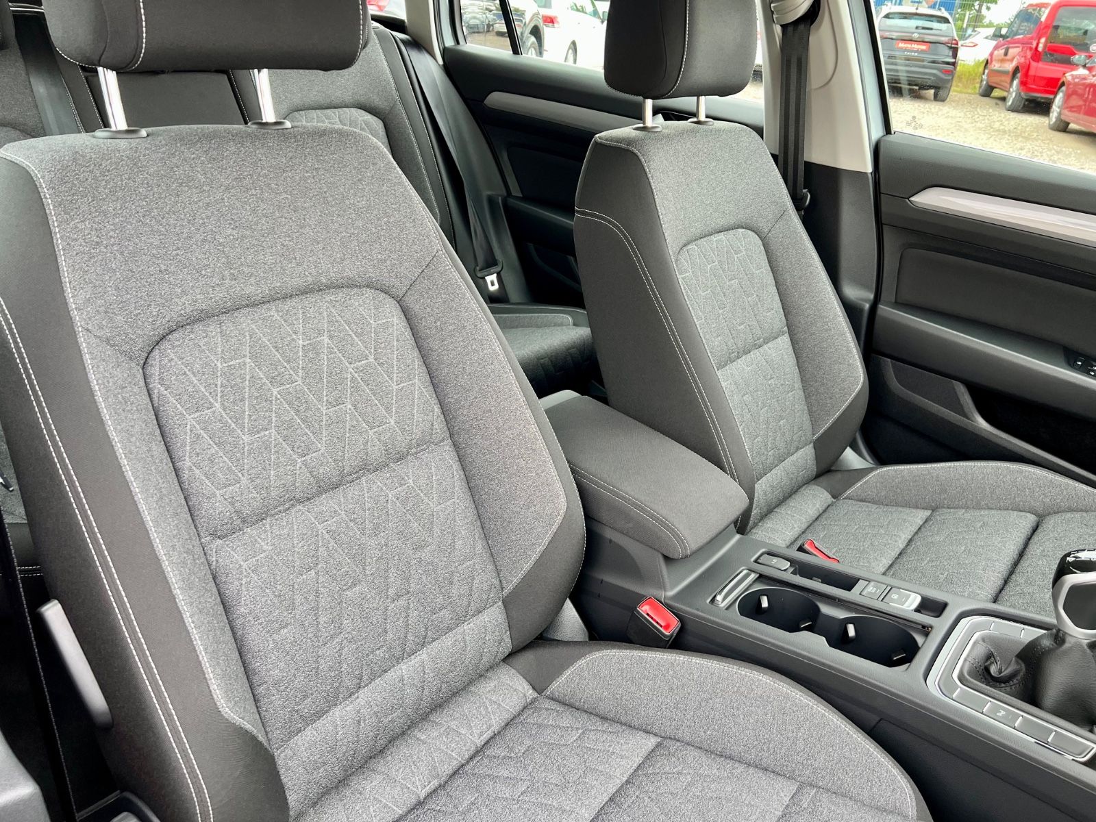 VW Passat Variant Business AAC NAVI SHZ MASSAGE