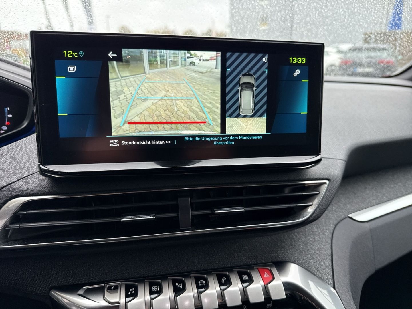 Fahrzeugabbildung Peugeot 3008 Hybrid 225 Allure Pack Navi Digitales Cockp