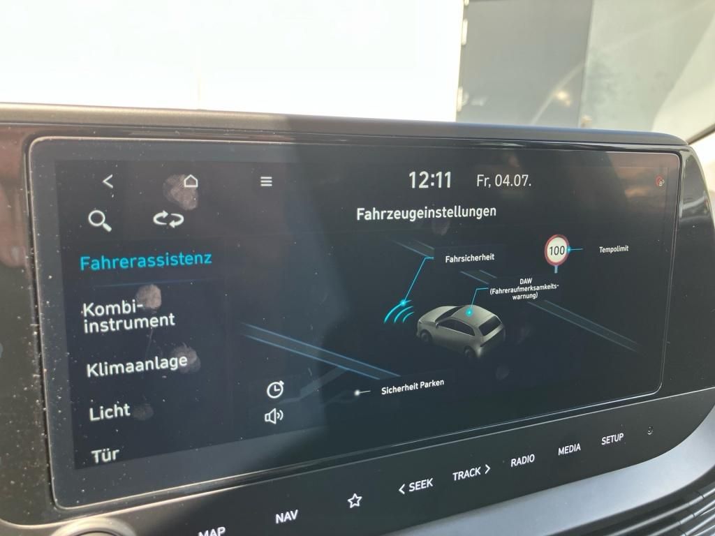 Fahrzeugabbildung Hyundai i20 1.0 T-GDI 6-MT Trend Navi PDC KAM SHZ SpurH