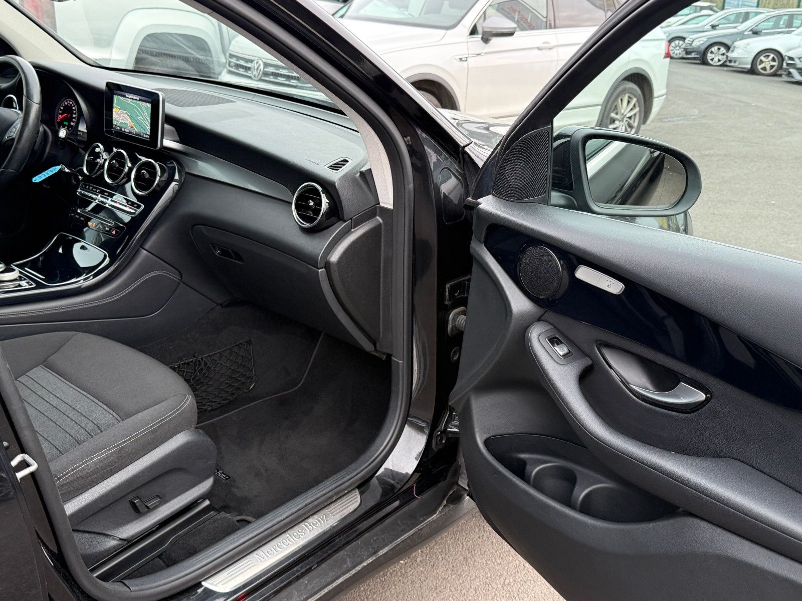 Fahrzeugabbildung Mercedes-Benz GLC 220d 4Matic 9G Exclusive GRA Nav LED SHZ PDC