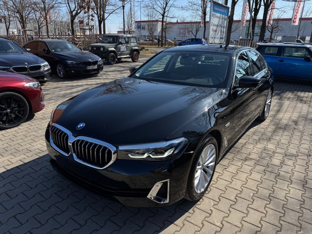 BMW 530 e Luxury Line*HKardon*PDC V+Hinten*W+S Räder