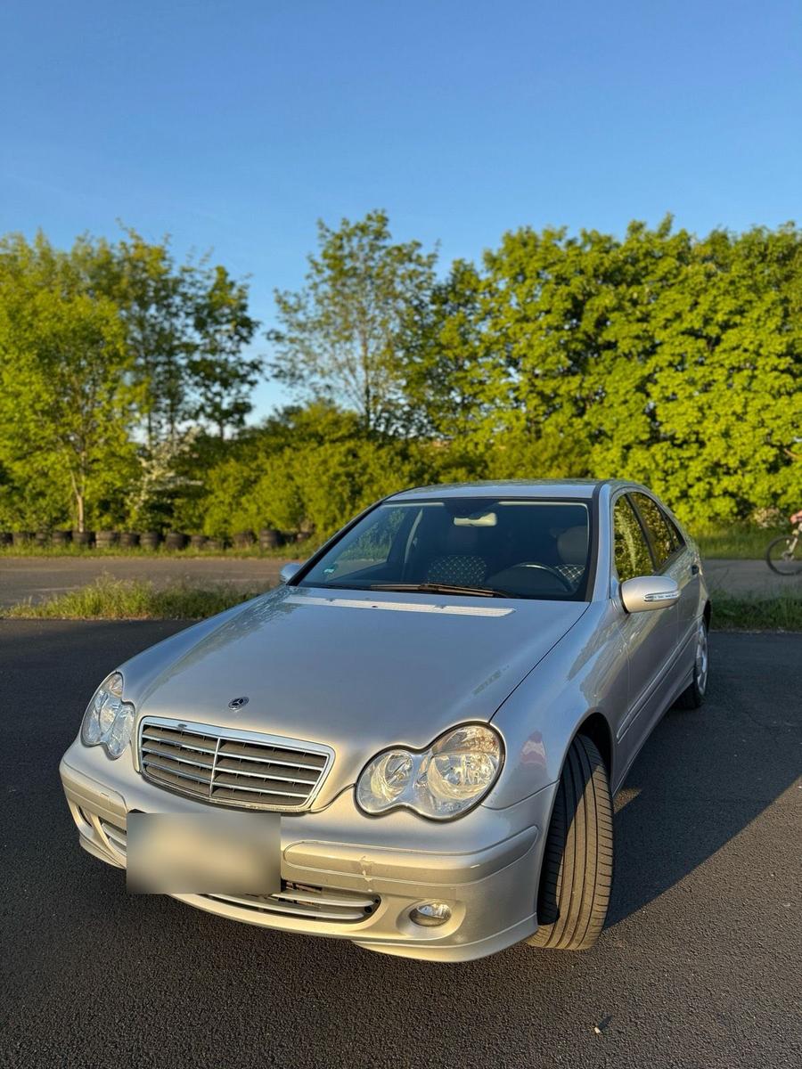Mercedes-Benz C 180