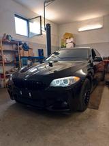 BMW f10 550i - BMW 550 mit Anhängerkupplung