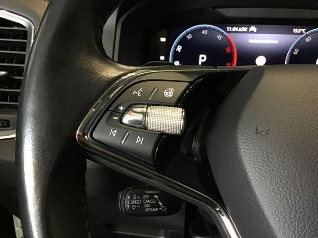 Fahrzeugabbildung Skoda Karoq Tour 2.0 TDI DSG/4x4/AHK/Navi/Kamera/ACC
