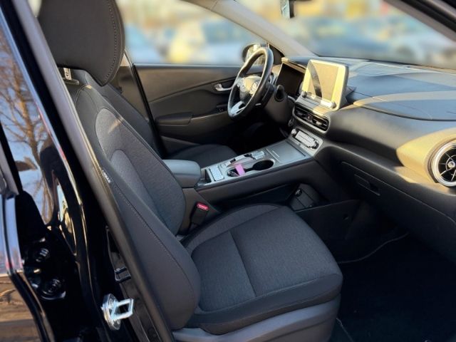 Fahrzeugabbildung Hyundai KONA Select Elektro 2WD +CARPLAY+RFK+SHZ+PDC+UVM