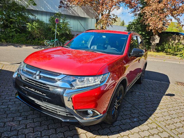 Mitsubishi Outlander Plus 4WD*7SITZE*NAVI+KAMERA*AHK*