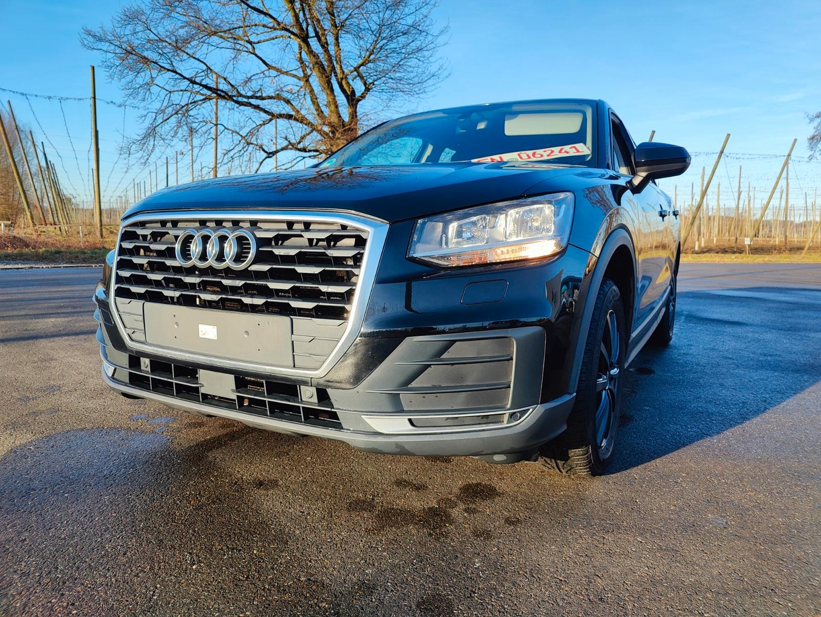 Audi Q2 30 TFSI basis / NAVI / SITZHEIZUNG/SCHECKHEFT