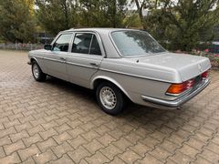 MERCEDES-BENZ 280 E W123 **1. HAND**