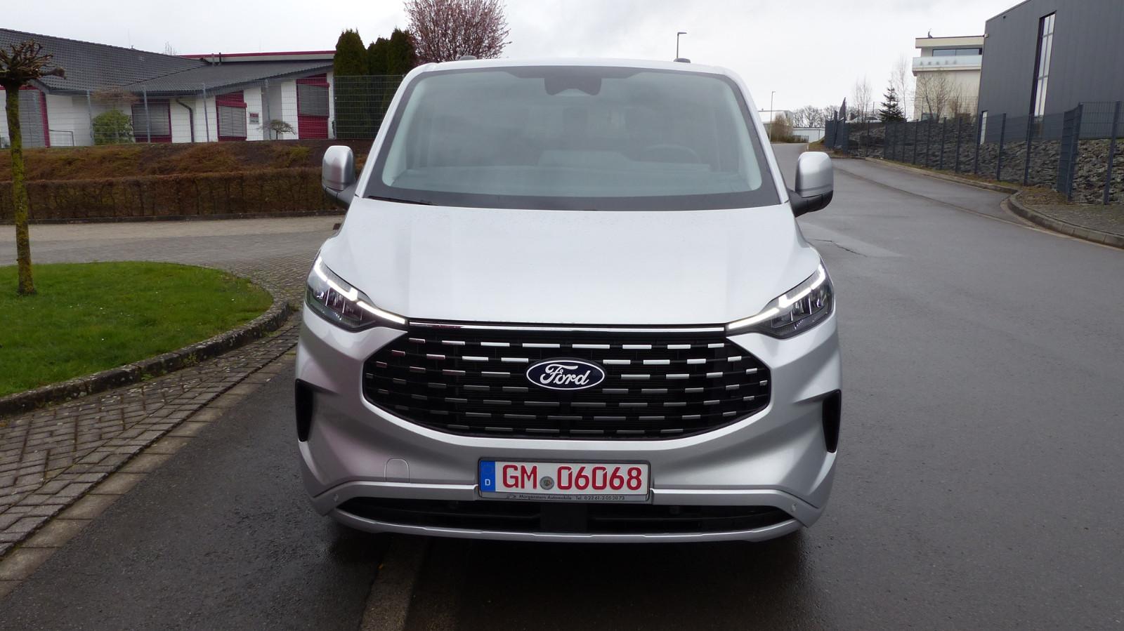 Ford Tourneo Custom Bus 320 L1 Titanium,8 Sitzer,AHK