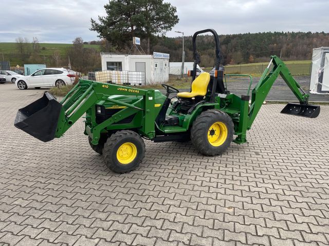 John Deere 4115 Traktor Allrad Baggeranbau