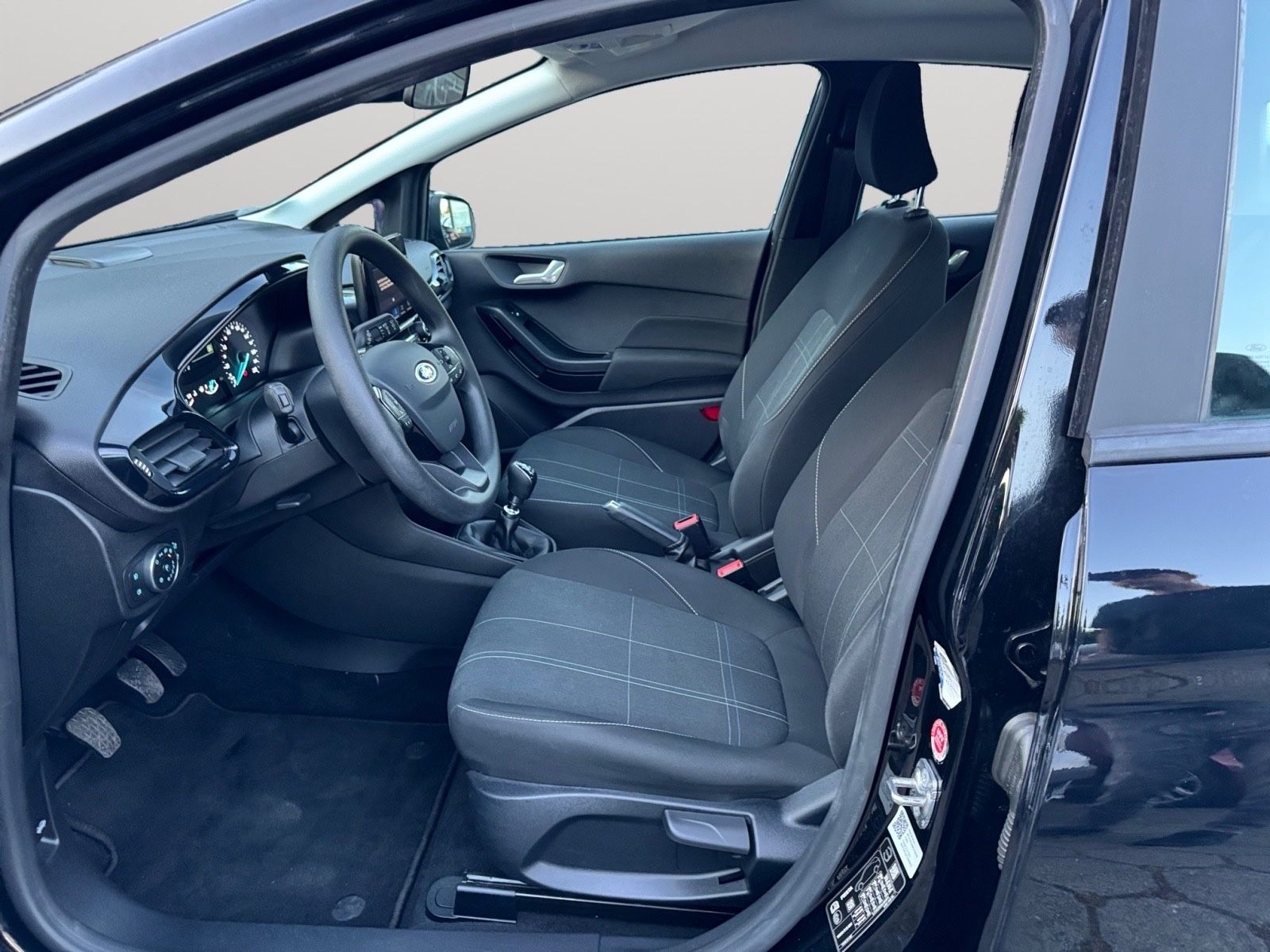 Fahrzeugabbildung Ford Fiesta Cool & Connect*PDC*Navi*Klima*SZH*SH gepf