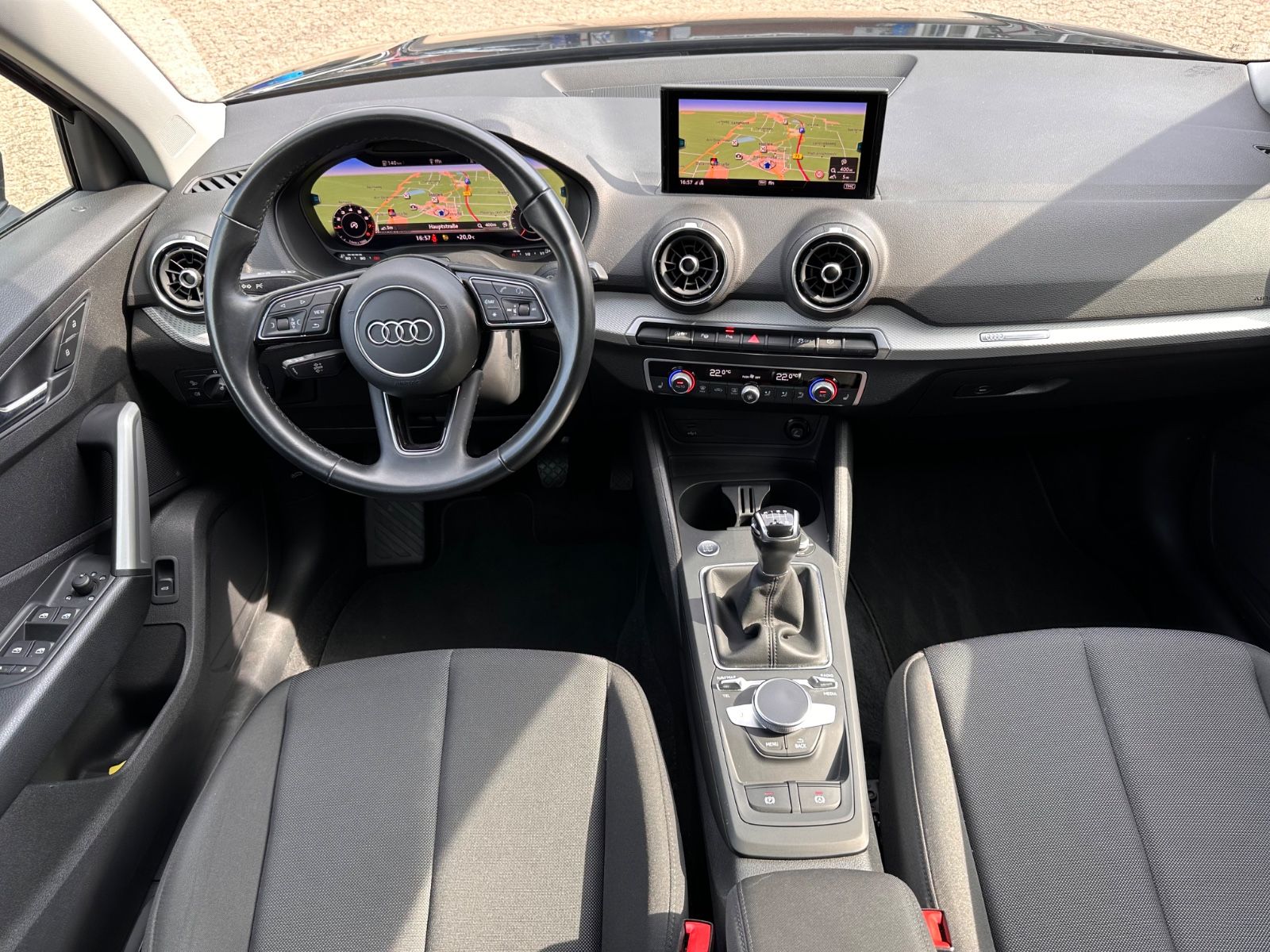 Fahrzeugabbildung Audi Q2 35 TFSI Navi/Virtual/APP/eHeck/RFK/PDC/LED