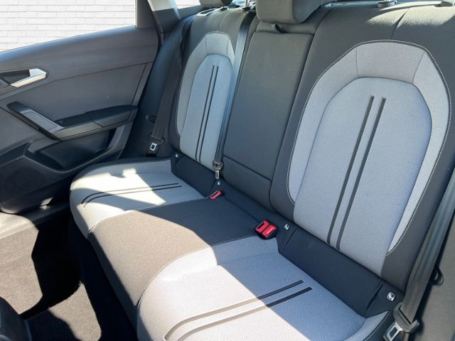 Fahrzeugabbildung SEAT Leon Sportstourer Style 1.5 TSI KLIMA LED NAVI A