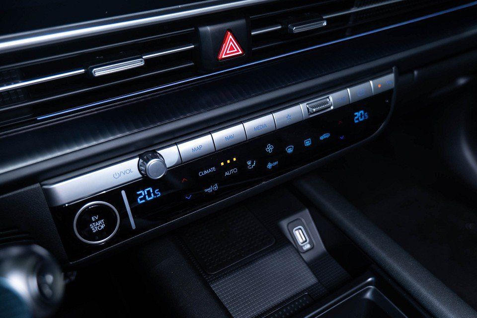 Fahrzeugabbildung Hyundai IONIQ 6 77,4kWh AWD First Edition