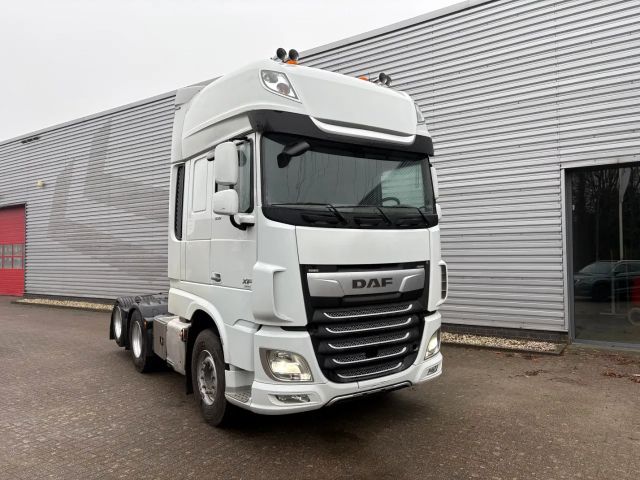 DAF XF 530 FTS / 6x2 SLEEPER / SCHUIFSCHOTEL / LOW K