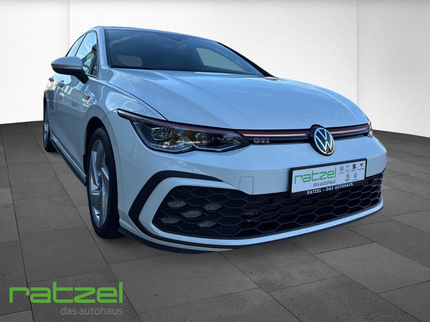 Fahrzeugabbildung Volkswagen Golf GTI 2.0 TSI DSG Navi + DigiTacho + LED + AC