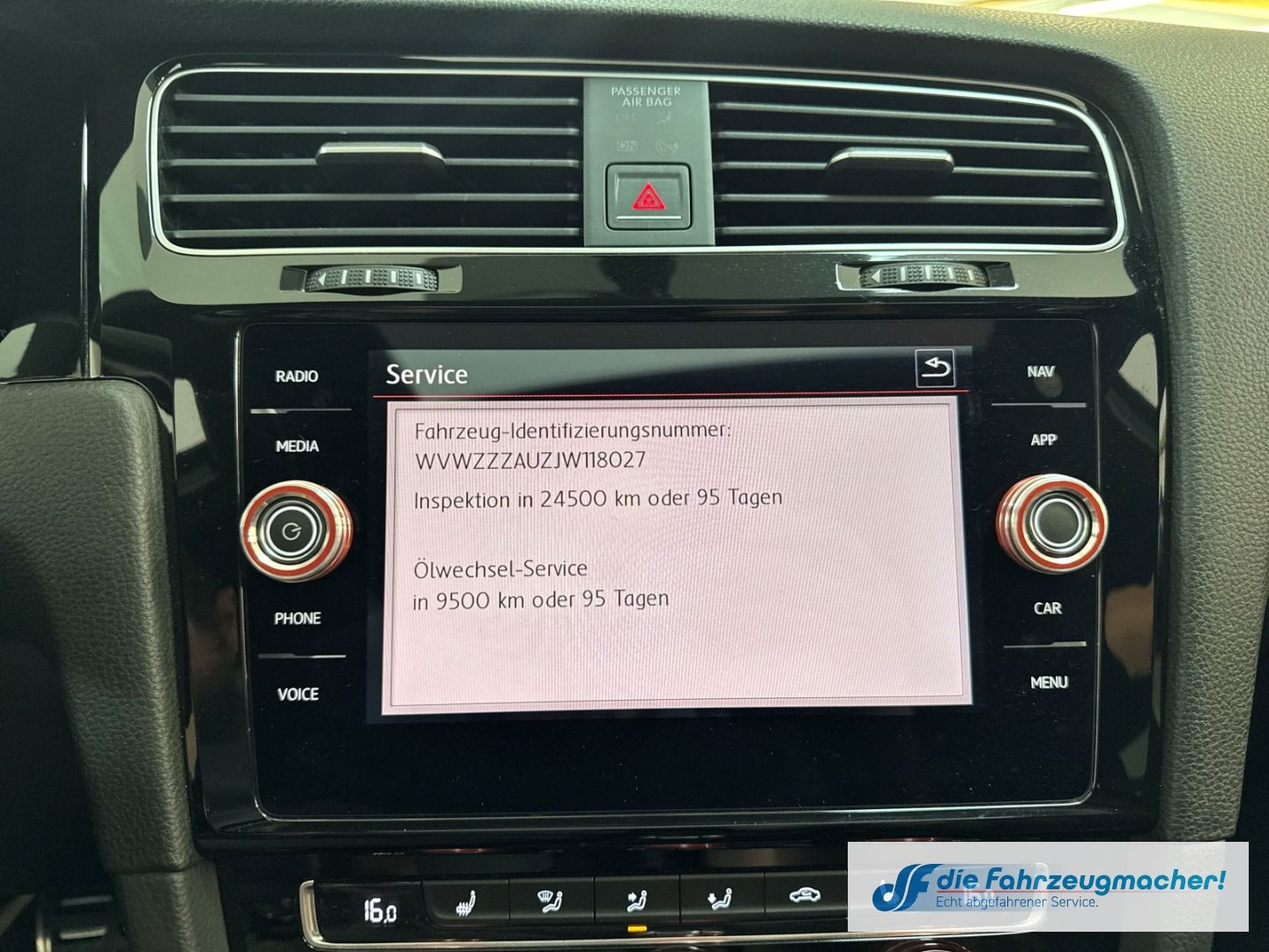 Fahrzeugabbildung Volkswagen Golf VII GTI DSG TOP-Panodach Navi VOLL-LED ACC
