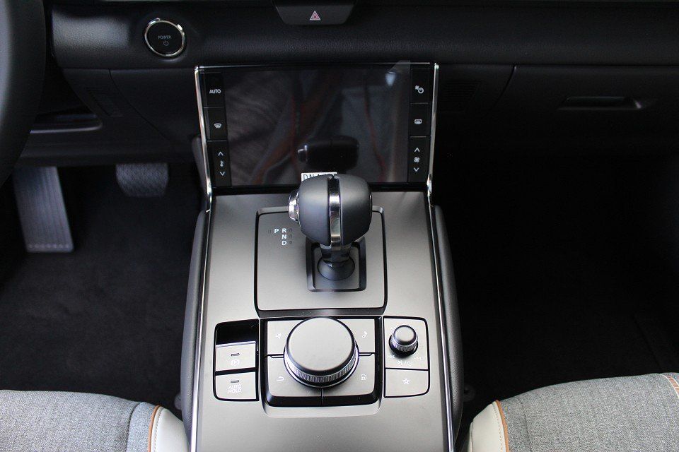 Fahrzeugabbildung Mazda MX-30 EV First Edition Advantage Modern Confiden