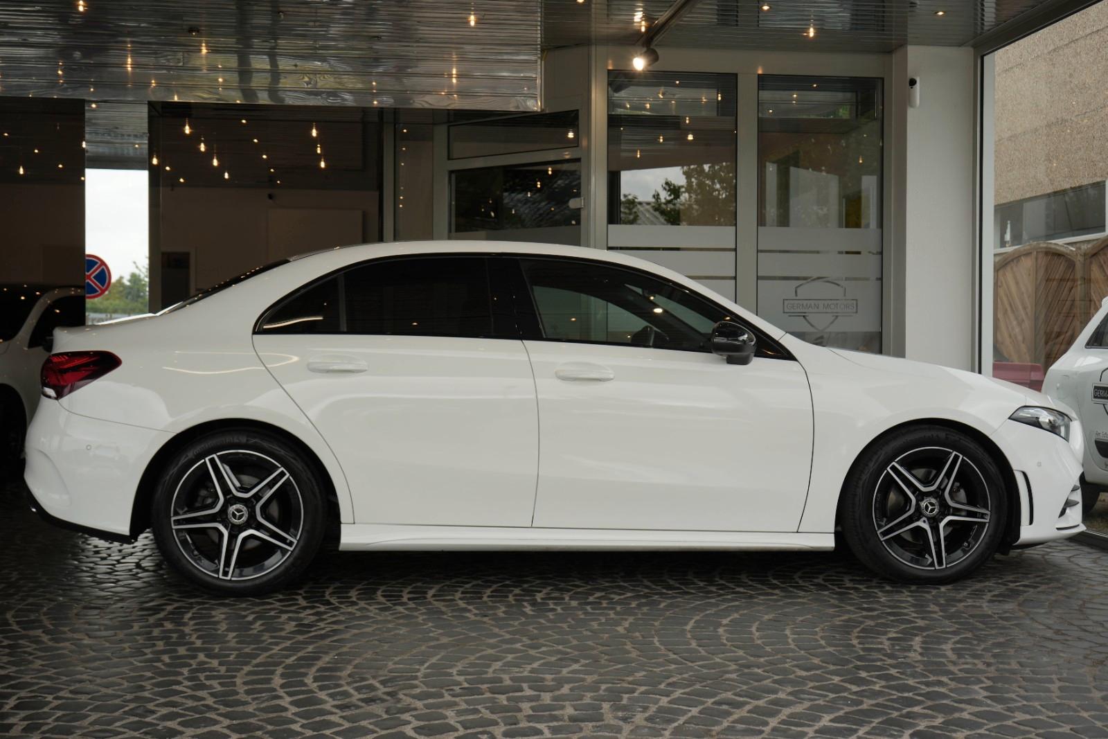 Mercedes-Benz A-Class 7G-DCT Limousine AMG-LINE & NIGHT-PAKET, миниатюра 3