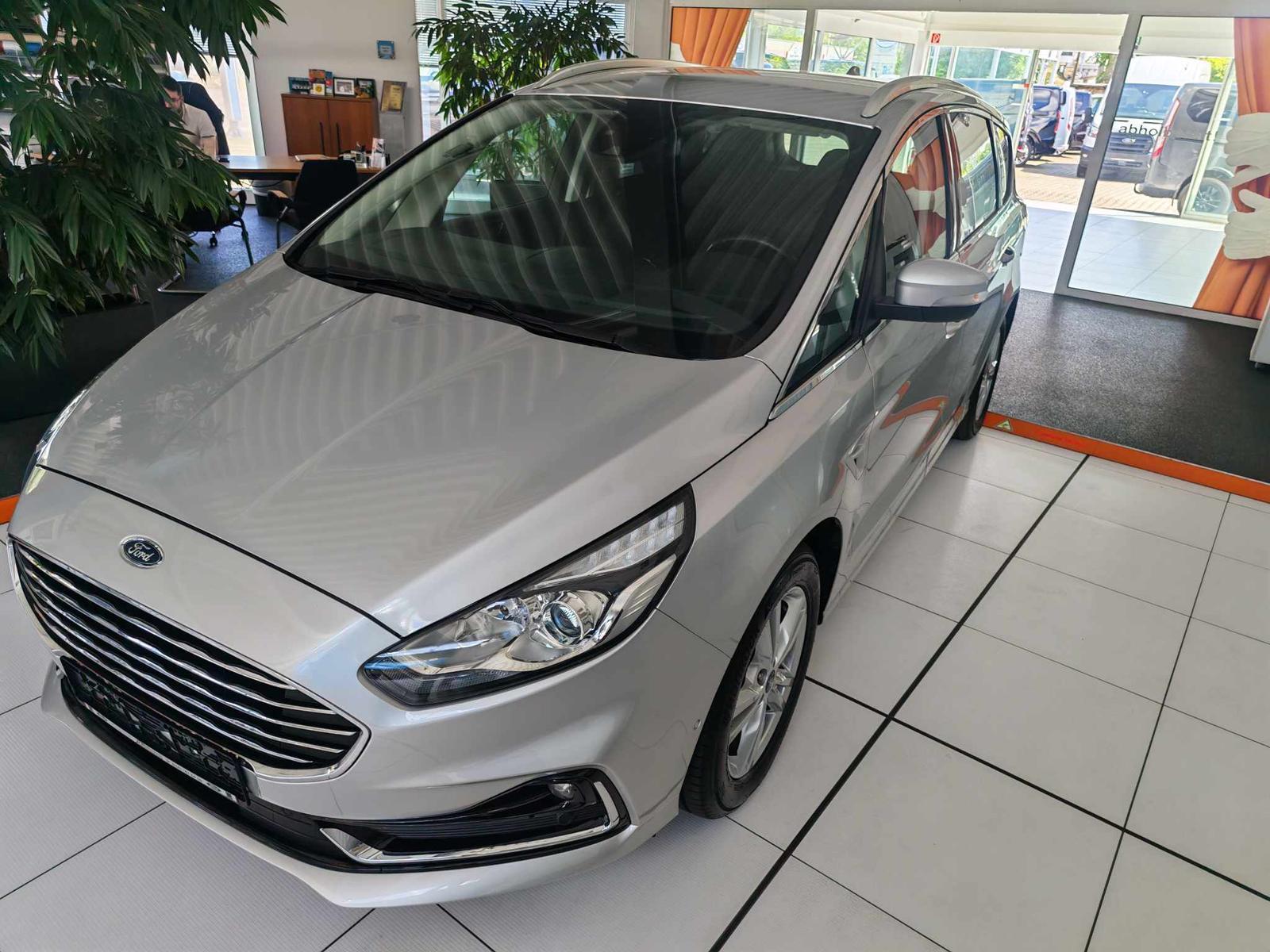 Ford S-MAX Hybrid Titanium 7-SiTZER AHK NAVI KAMERA P