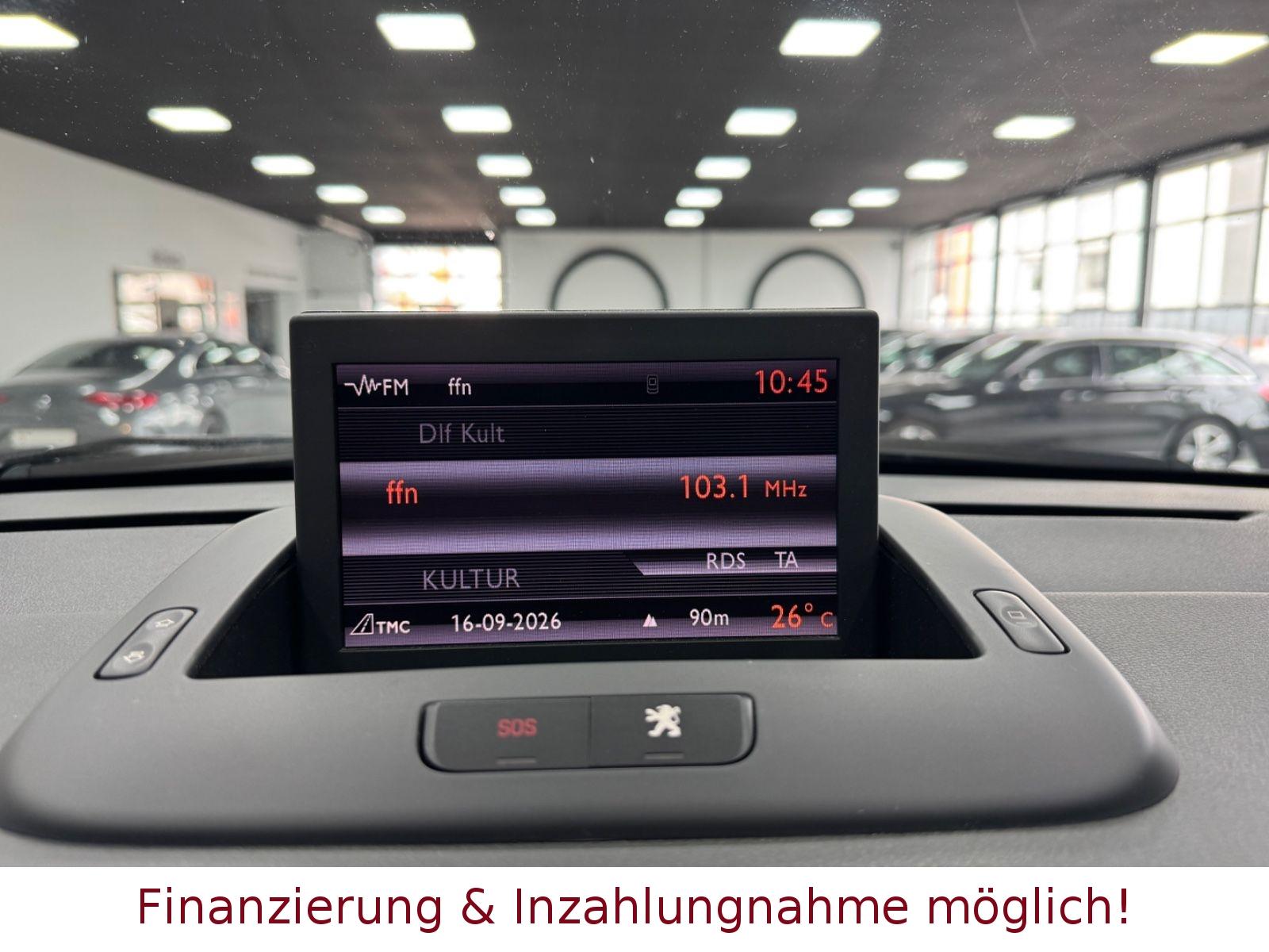 Peugeot 3008 2.0 HDi Premium *PANORAMA,SITZHEIZUNG!*